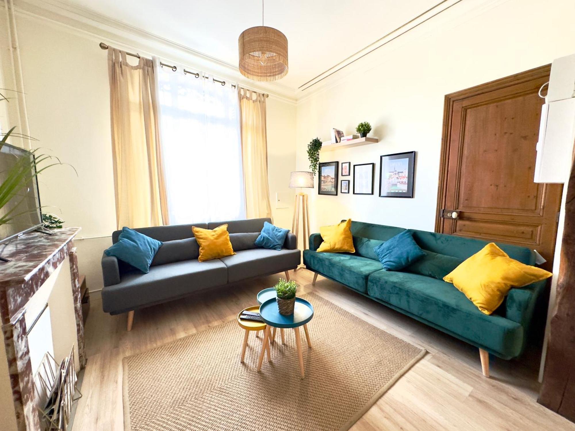 4 Chambres - Grande Maison - Parking - Jardin Amiens Luaran gambar